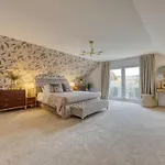 Beautiful 4 Bed Sandstone *