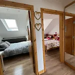 Charming 3-bedroom House Glasgow