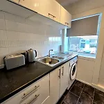 Bright And Cozy 3br Near Hampden Park גלאזגו