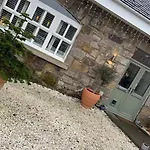 Beautiful 4 Bed Sandstone בית נופש גלאזגו