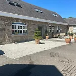 בית נופש Beautiful 4 Bed Sandstone