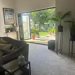 Beautiful 4 Bed Sandstone גלאזגו