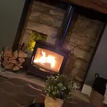 בית נופש Beautiful 4 Bed Sandstone *