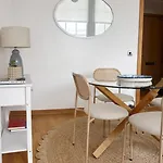 Luxury Historic City-centre Flat & Free Parking * Glasgow