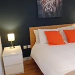 דירה Executive Riverside With Workspace & Fast Wifi גלאזגו