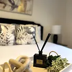 Modern 2 Bedroom Ground Floor Near Centre דירה *