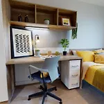 For Students Only - Elgin Place In Edinburgh