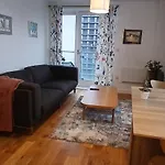 Executive Riverside With Workspace & Fast Wifi