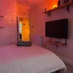 דירה Stylish 2 Bedroom West End Flat