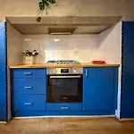 Spacious Three Storey West End - 3 Bedroom דירה גלאזגו