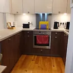 דירה Executive Riverside With Workspace & Fast Wifi