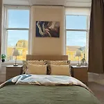 דירה Romantic Brand New Flat, Centre גלאזגו