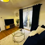 Modern 2 Bedroom Ground Floor Near Centre Glasgow