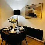 דירה Modern 2 Bedroom Ground Floor Near Centre *