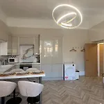 Apartment Romantic Brand New Flat, Centre Glasgow