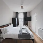 O2 Spacious Hideaway * גלאזגו