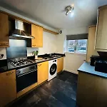 Modern 2 Bedroom Ground Floor Near Centre Daire