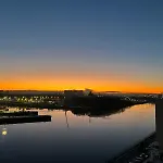 דירה Executive Riverside With Workspace & Fast Wifi