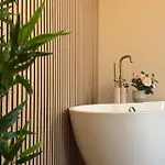 Romantic Brand New Flat, Centre Apartment