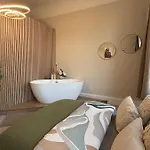 Romantic Brand New Flat, Centre דירה