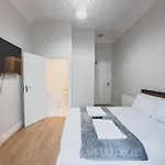 O2 Spacious Hideaway גלאזגו