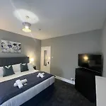 The West Nest For Six - Pass The Keys דירה