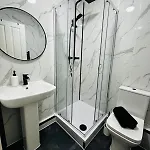 Modern 2 Bedroom Ground Floor Near Centre דירה