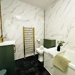 Modern 2 Bedroom Ground Floor Near Centre * Glasgow