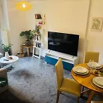 Apartman Modern Ground Floor 2 Bed Secure Parking & Perfect For City- Celticemirates Stadium