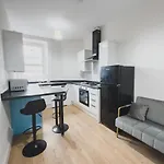 O2 Spacious Hideaway