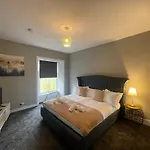 The West Nest For Six - Pass The Keys דירה *