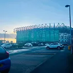 Modern Ground Floor 2 Bed Secure Parking & Perfect For City- Celticemirates Stadium * Glasgow