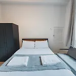 O2 Spacious Hideaway דירה