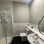 The West Nest For Six - Pass The Keys דירה