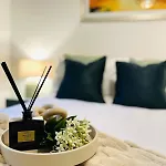 Daire Modern 2 Bedroom Ground Floor Near Centre *