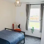 Modern Ground Floor 2 Bed Secure Parking & Perfect For City- Celticemirates Stadium * Glasgow