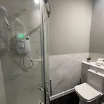 The West Nest For Six - Pass The Keys דירה