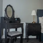 The West Nest For Six - Pass The Keys דירה *