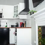 The West Nest For Six - Pass The Keys * גלאזגו