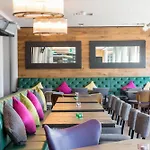 Hilton Garden Centre Hotell