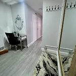 דירה 2 Bedroom At Secc Hydro Free Parking *