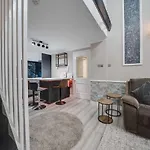 בית נופש Luxurious Royal 2br Apartment, Centre