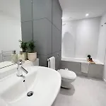Private And Bathroom In Shared Flat With Parking * Glasgow