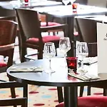 Premier Braehead Hotel 3*