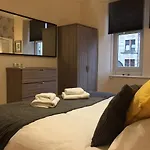Scotstoun 1 Bed Flat *
