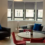 بريميير سويتس بلاس باث ستريت *