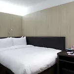 ザ Z ホテル 3*