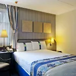 هوليداي إن غلاسكو تياترلاند فندق 4*