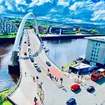 Daire Centre - The Penthouse With Riverviews -