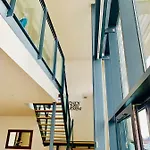 Centre - The Penthouse With Riverviews -